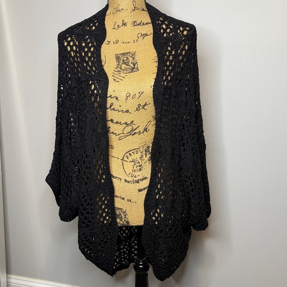Kye Mi Black Open-Knit Crochet Batwing Cardigan, Small.  NWT